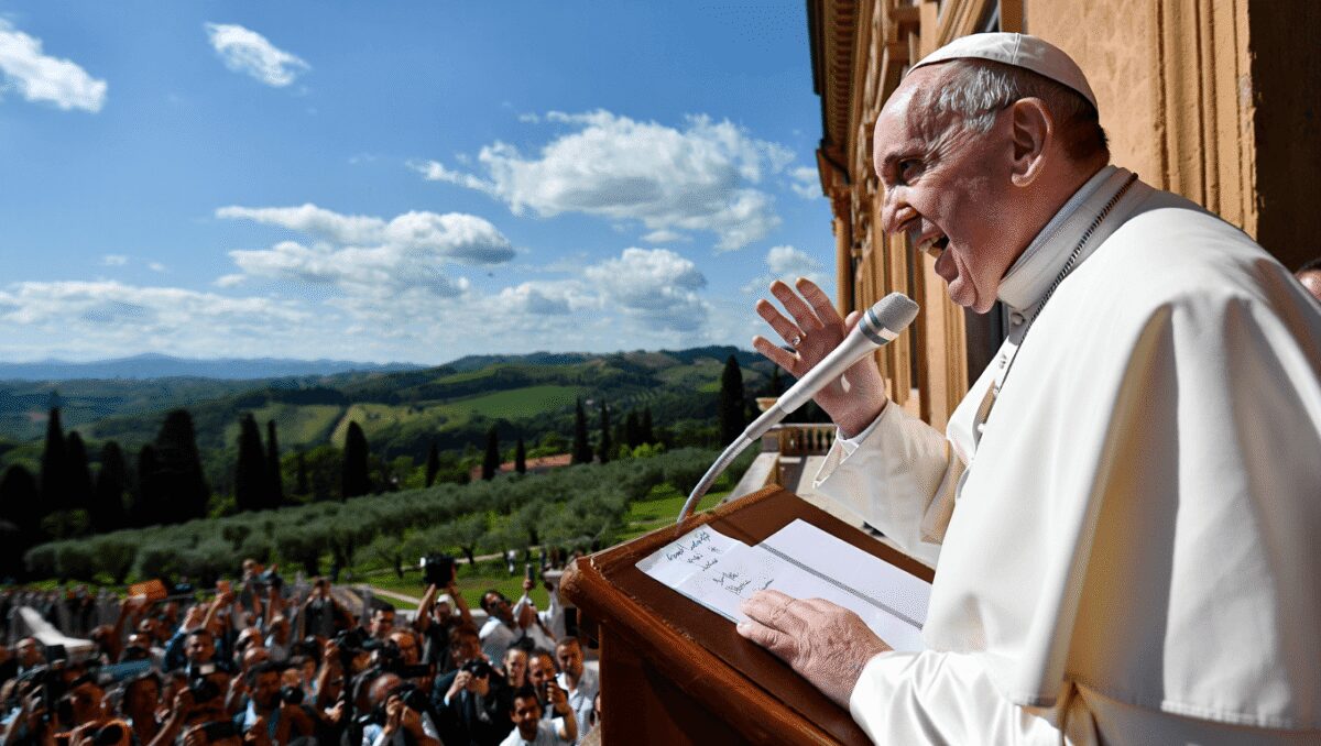 Il Papa: 'Minacce al popolo dell'Iran? Inaccettabile'