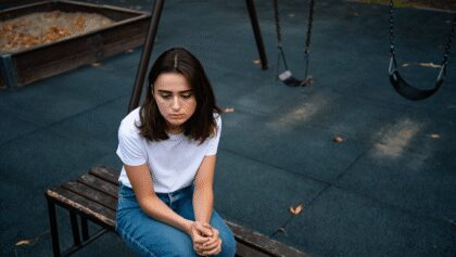 "Ricordo la prima volta che odiai mia madre. Avevo solo due anni e saltavo sul lettone..."
