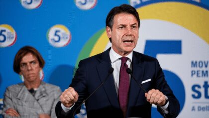 I dem attaccano Conte sulla leadership, lui rilancia "primarie ampie"