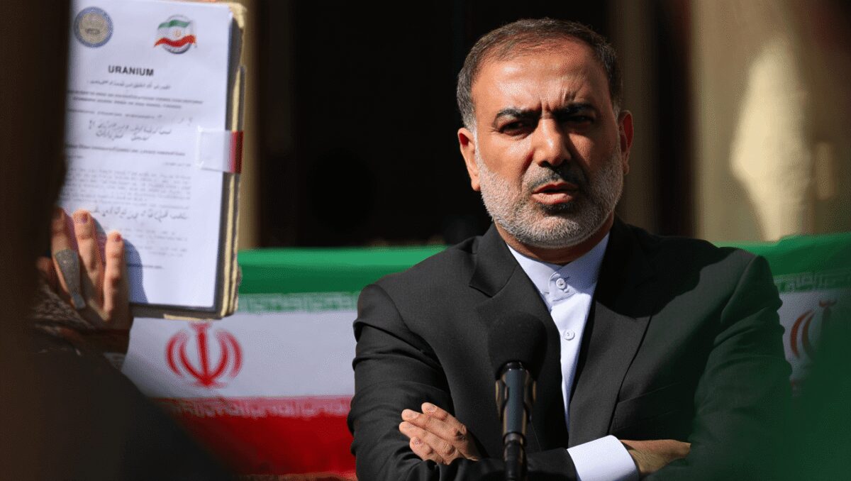 
                    Capo nucleare iraniano, 'nessuno ci fermerà sull'arricchimento dell'uranio'
                  
