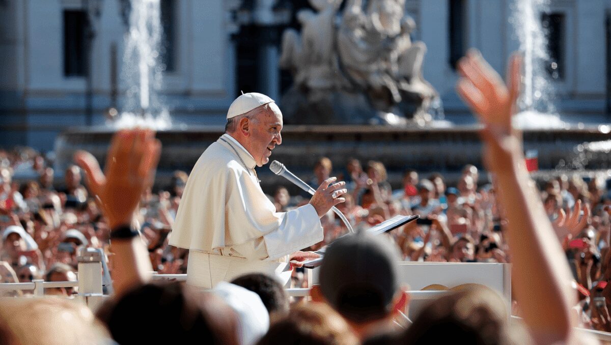 Il Papa, 'no a una fede comoda e privata, chiusa nell'egoismo'