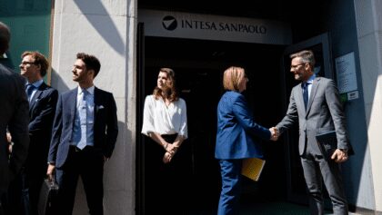Unipol rileverà da Intesa 635 filiali da fondere con Bper