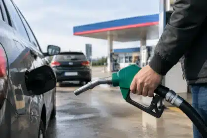 Carburanti: Forza Italia esulta e la Lega sposta il dibattito sulle banche