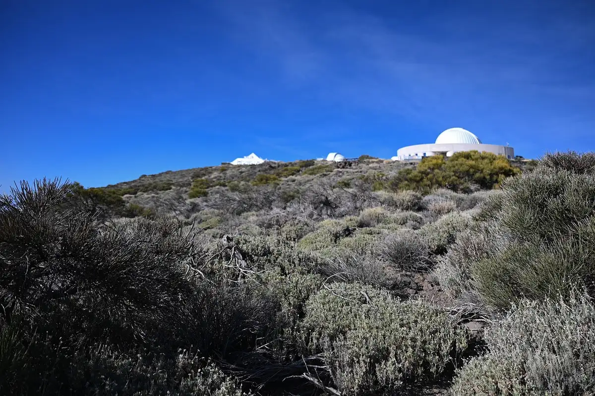 Strumentazione di tracciamento orbitale e radar in un osservatorio